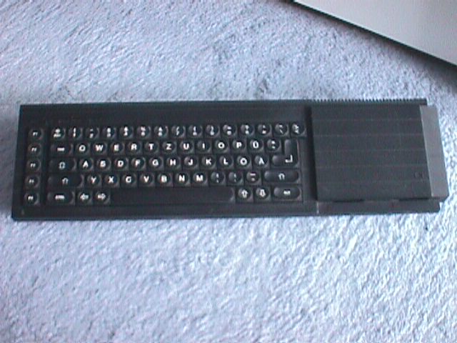 [ Nr. 3 - sinclair-ql_front.jpg ]